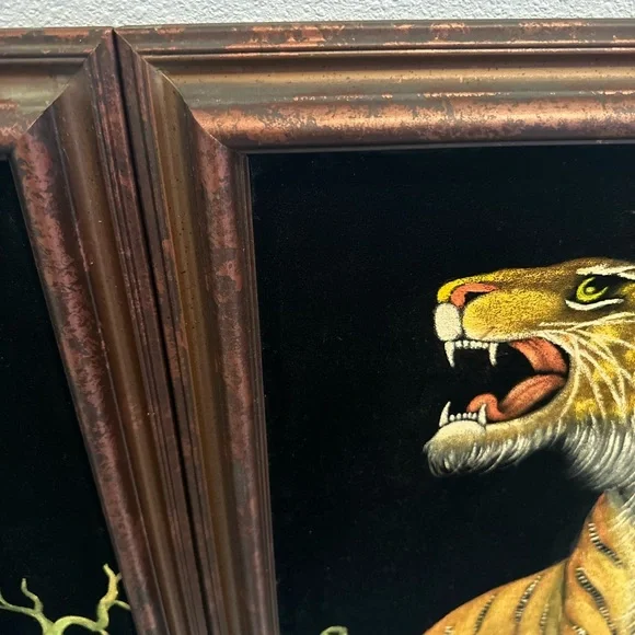 2 oil paintings on velvet, sponge real wood frame. In great condition. Not bird. - Picture 5 of 10